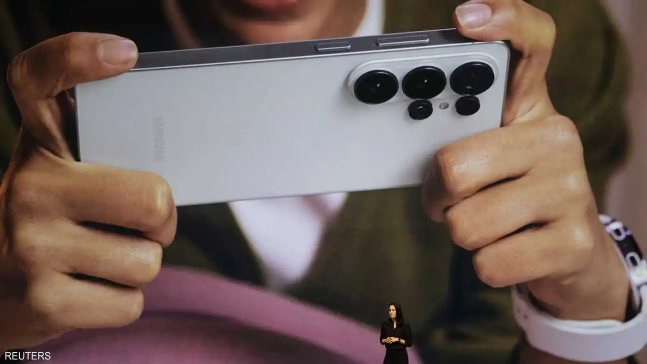 سامسونغ تطلق هاتفاً جديداً بميزة تقنية تظهر للمرة الأولى في العالم